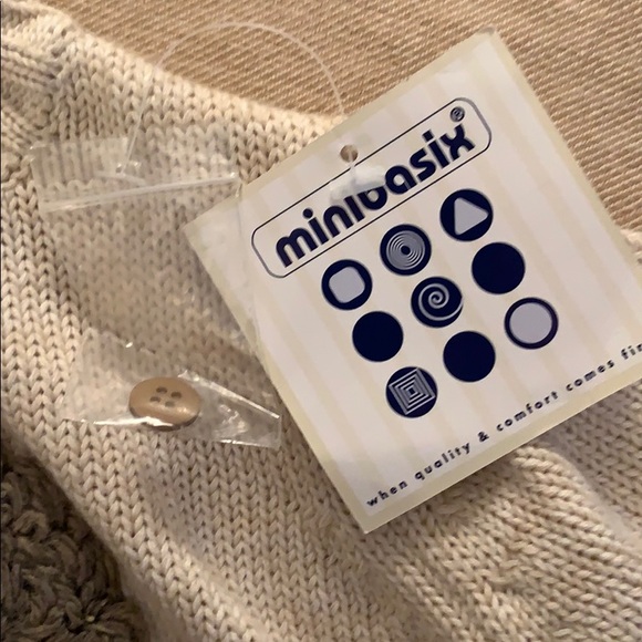 NEW - Gorgeous cream knit romper. Size : 0-3m - Picture 4 of 5